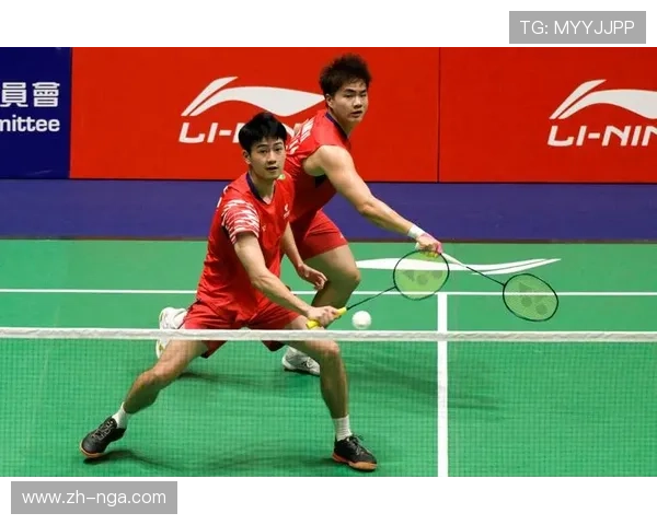 羽毛球半决赛梁伟铿王昶隔网对决，师徒交锋成焦点